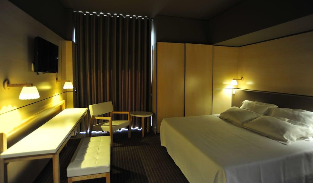 Axis Vermar Conference & 4*