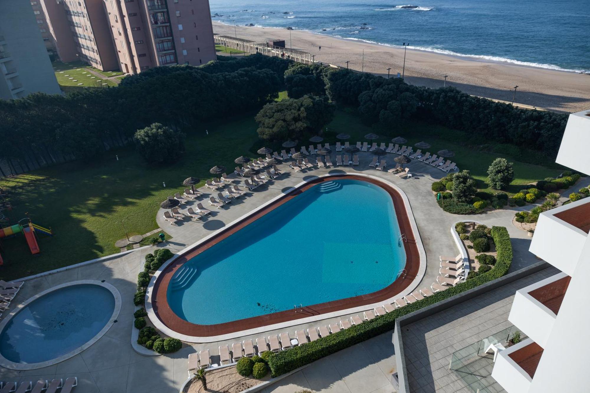 Hotel Axis Vermar Conference & 4*